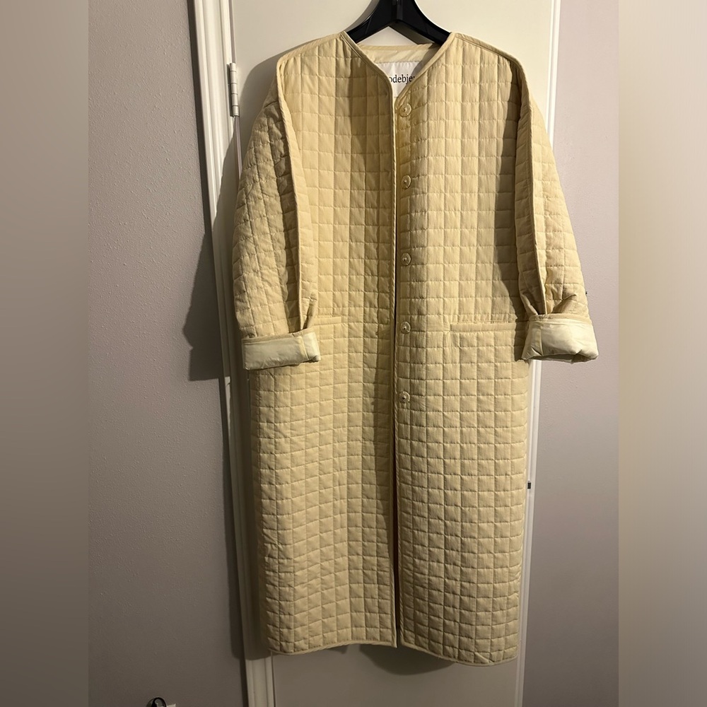 Rodebjer Nelly quilted coat
New Without Tags

The model is 178 cm tall wearing S